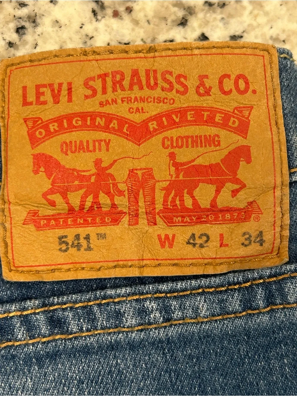 Levis straight leg